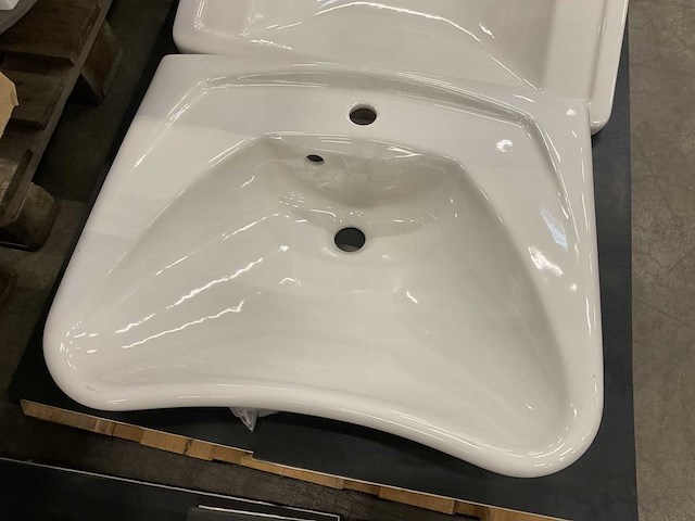 Villeroy & boch wastafel - afbeelding 1 van  2