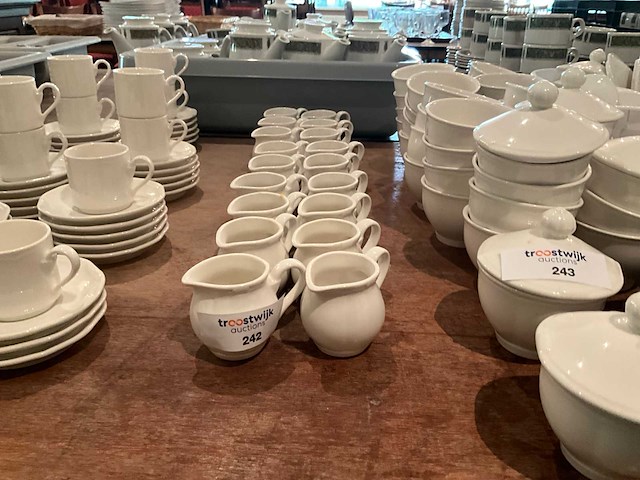 Villeroy en boch melkkannetje (18x) - afbeelding 1 van  3