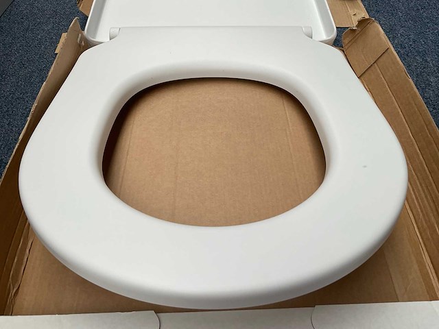 Villeroy en boch subway 3.0 8m42s1rw toiletbril - afbeelding 3 van  4