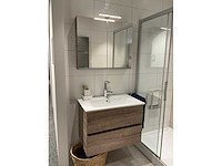 Villeroy&boch badmeubel met kraan en spiegelkast - afbeelding 6 van  13