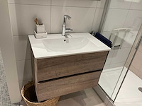 Villeroy&boch badmeubel met kraan en spiegelkast - afbeelding 7 van  13