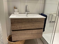 Villeroy&boch badmeubel met kraan en spiegelkast - afbeelding 8 van  13