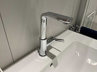 Villeroy&boch badmeubel met kraan en spiegelkast - afbeelding 11 van  13