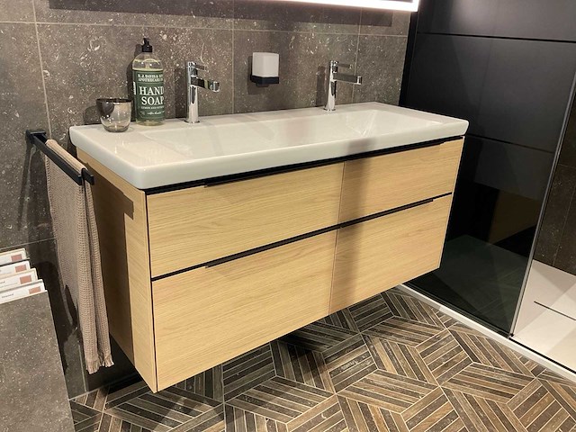 Villeroy&boch badmeubelset - afbeelding 1 van  11