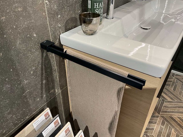 Villeroy&boch badmeubelset - afbeelding 11 van  11