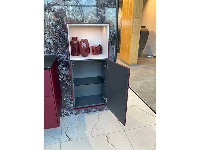 Villeroy&boch burgundy badmeubel met wandkasten en waskommen - afbeelding 2 van  16