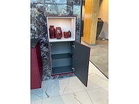 Villeroy&boch burgundy badmeubel met wandkasten en waskommen - afbeelding 2 van  16