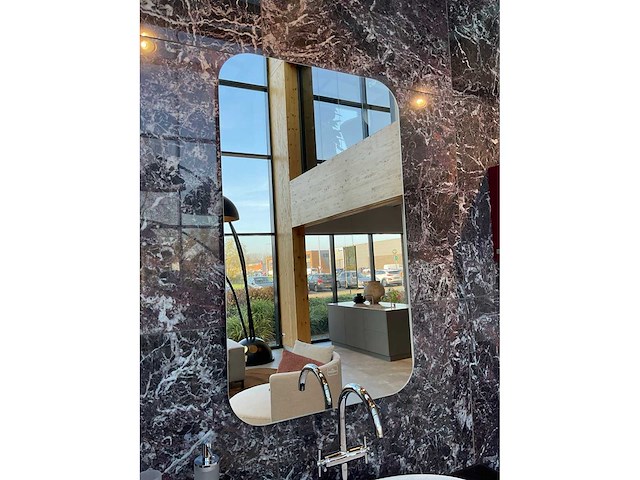 Villeroy&boch burgundy badmeubel met wandkasten en waskommen - afbeelding 3 van  16