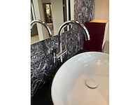 Villeroy&boch burgundy badmeubel met wandkasten en waskommen - afbeelding 14 van  16