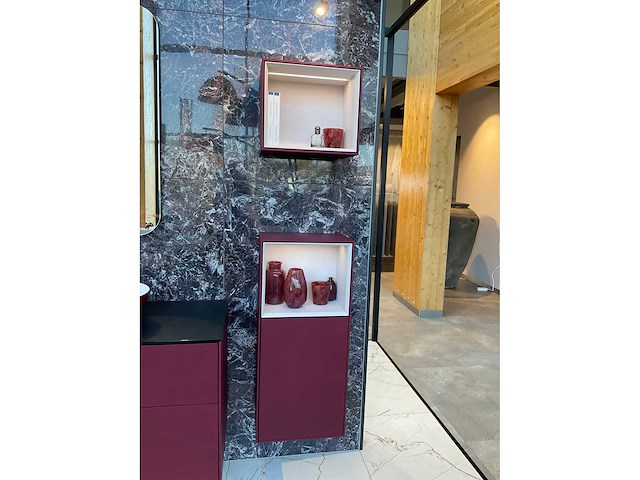 Villeroy&boch burgundy badmeubel met wandkasten en waskommen - afbeelding 15 van  16