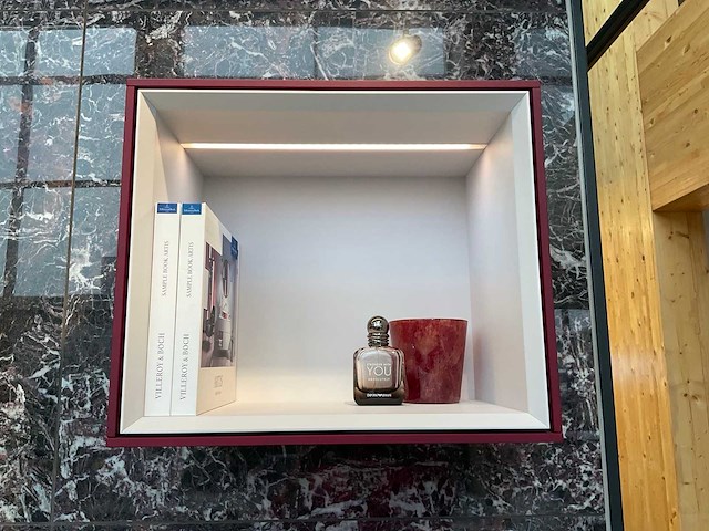 Villeroy&boch burgundy badmeubel met wandkasten en waskommen - afbeelding 16 van  16