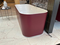 Villeroy&boch burgundy vrijstaand bad - afbeelding 6 van  6