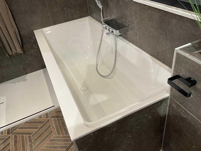 Villeroy&boch inbouwbad - afbeelding 2 van  3