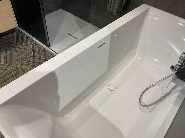 Villeroy&boch inbouwbad - afbeelding 3 van  3