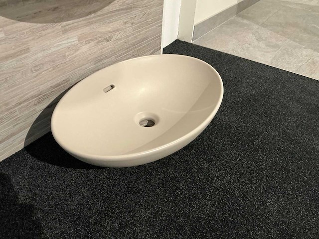 Villeroy&boch opbouw wastafel (4x) - afbeelding 5 van  6