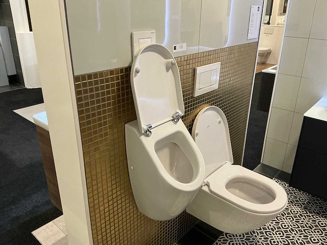 Villeroy&boch subway wandcloset en urinoir - afbeelding 2 van  9