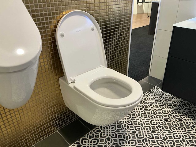 Villeroy&boch subway wandcloset en urinoir - afbeelding 5 van  9