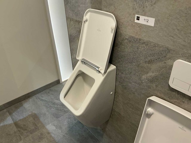 Villeroy&boch wandcloset en urinoir set - afbeelding 4 van  6