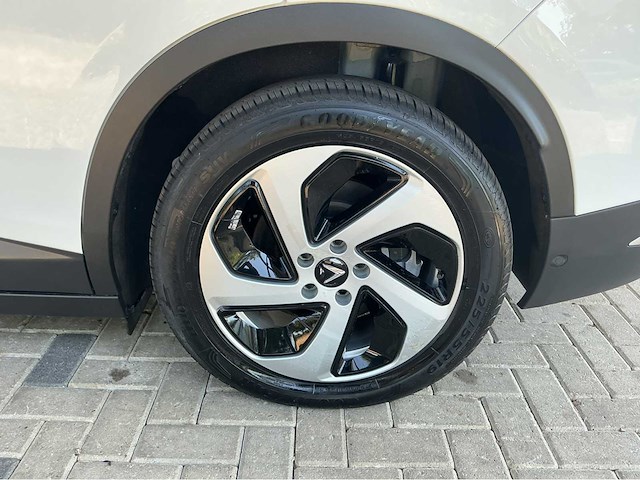 Vinfast vf8 plus awd | elektrisch | 2023 | 408 pk | awd | 1.600 km | marge auto - afbeelding 5 van  26