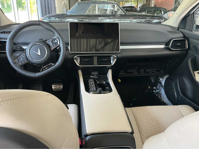 Vinfast vf8 plus awd | elektrisch | 2023 | 408 pk | awd | 1.600 km | marge auto - afbeelding 10 van  26