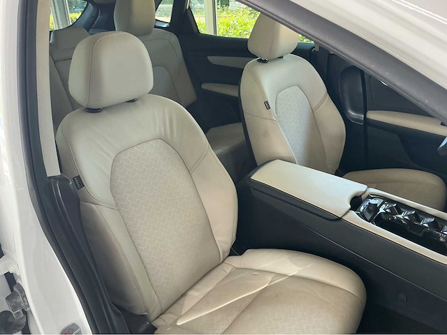 Vinfast vf8 plus awd | elektrisch | 2023 | 408 pk | awd | 1.600 km | marge auto - afbeelding 11 van  26