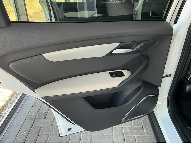 Vinfast vf8 plus awd | elektrisch | 2023 | 408 pk | awd | 1.600 km | marge auto - afbeelding 18 van  26