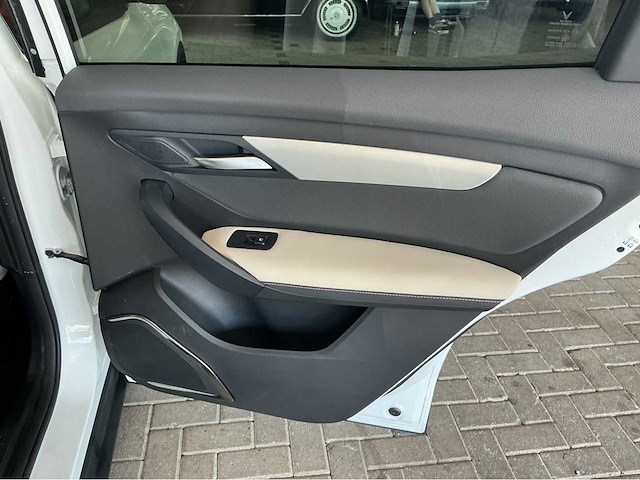 Vinfast vf8 plus awd | elektrisch | 2023 | 408 pk | awd | 1.600 km | marge auto - afbeelding 19 van  26