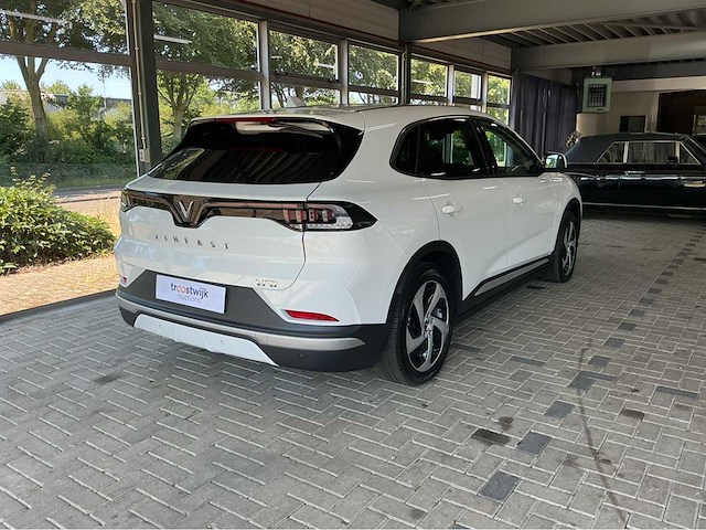 Vinfast vf8 plus awd | elektrisch | 2023 | 408 pk | awd | 1.600 km | marge auto - afbeelding 22 van  26