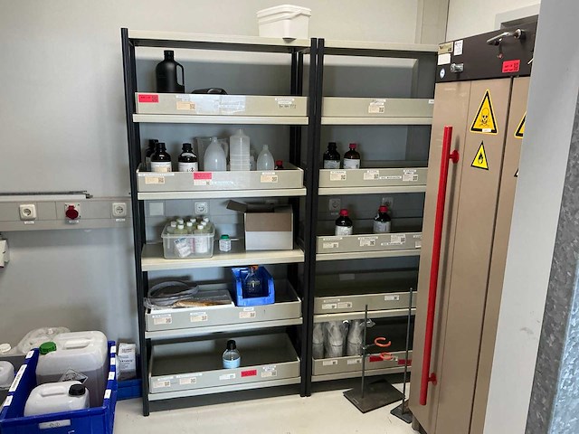 Vinitex vinifiresafe 600 gevaarlijke stoffen kast en legbordstelling - afbeelding 1 van  5