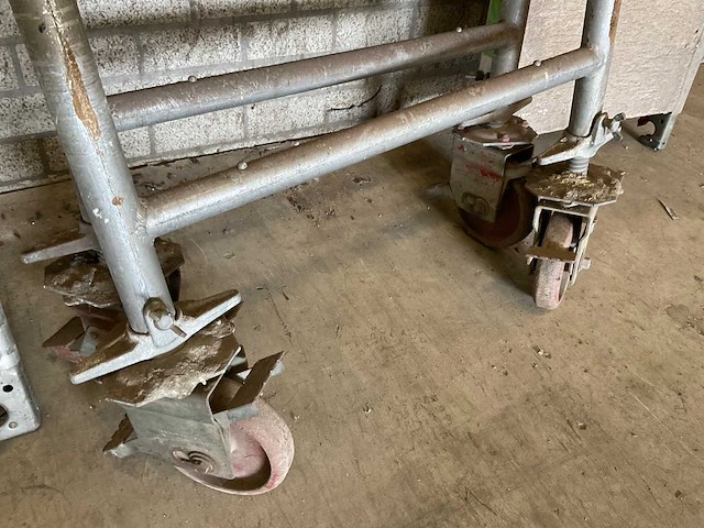 Vink lisse aluminium rolsteiger - afbeelding 2 van  5