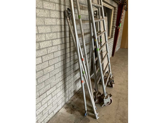 Vink lisse aluminium rolsteiger - afbeelding 3 van  5