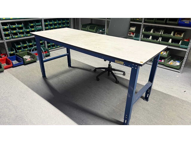 Vink lisse werkbank met bureaustoel - afbeelding 1 van  9