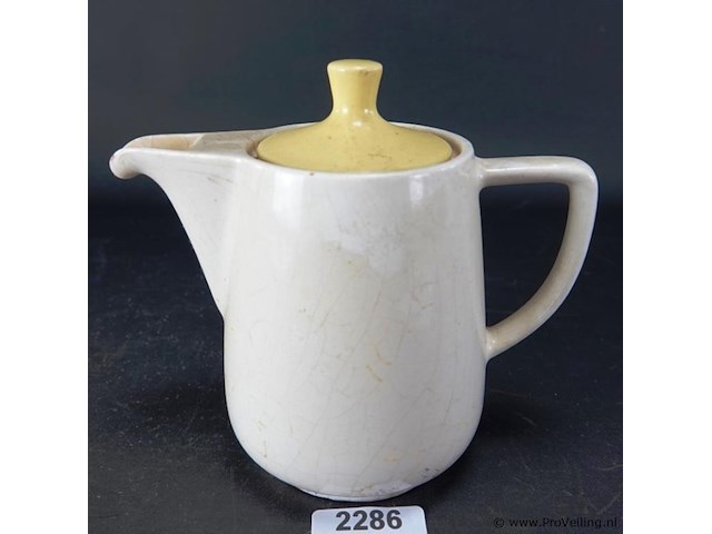 Vintage aardewerk koffiepot - afbeelding 1 van  5