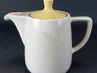 Vintage aardewerk koffiepot - afbeelding 1 van  5