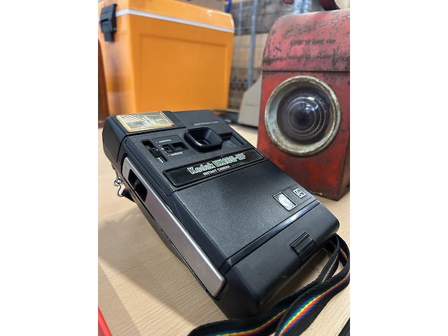 Vintage artikelen w.o. camera, wegwerkers lamp kodak, sacre, coca-cola - afbeelding 5 van  6