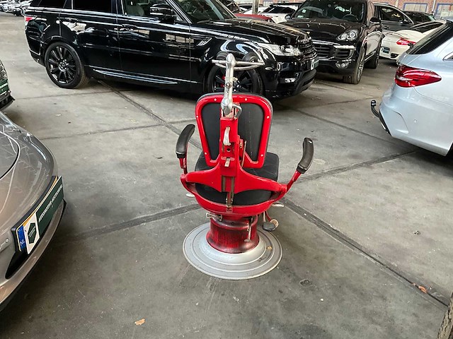 Vintage barbiersstoel - afbeelding 5 van  6