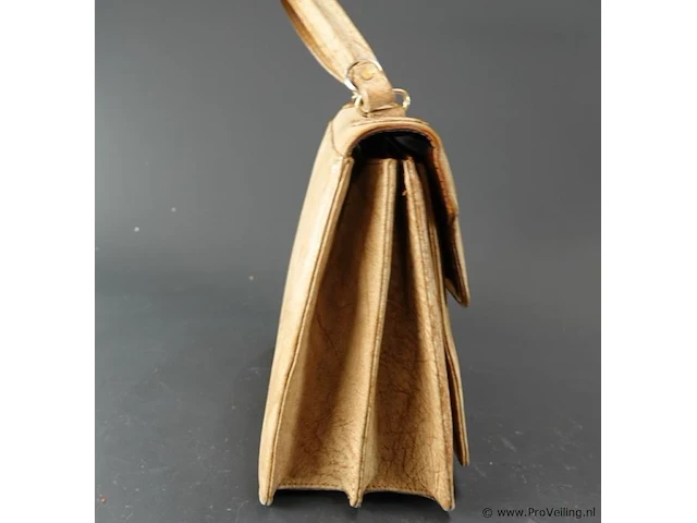 Vintage beige lederen handtas met bijpassende portefeuille en poederdoos - afbeelding 3 van  7
