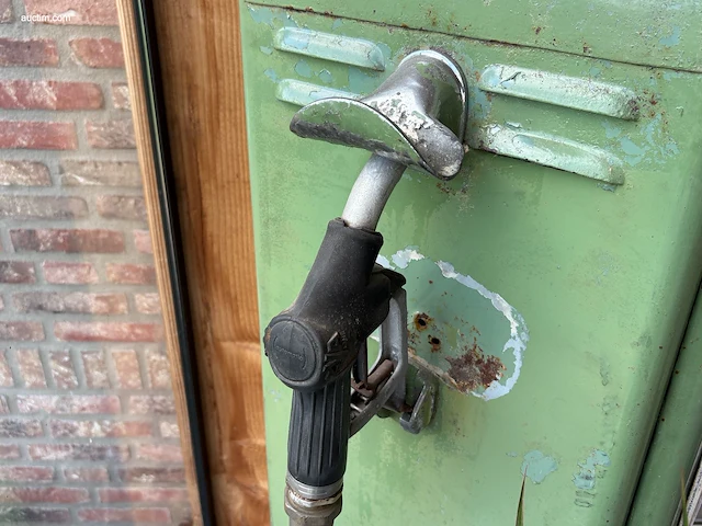 Vintage benzinepomp - afbeelding 5 van  8