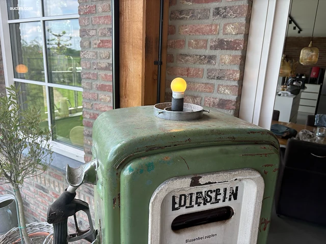 Vintage benzinepomp - afbeelding 7 van  8