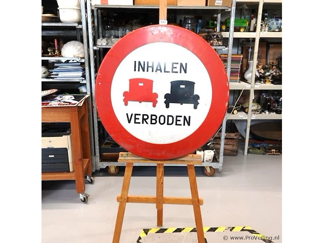 Vintage beschilderd ijzeren bord verboden in te halen - afbeelding 1 van  6