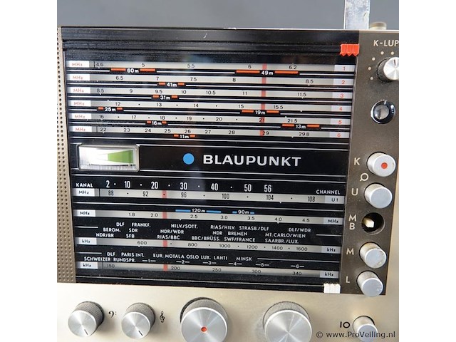 Vintage blaupunkt supernova wereldontvanger uit circa 1968 - afbeelding 2 van  5