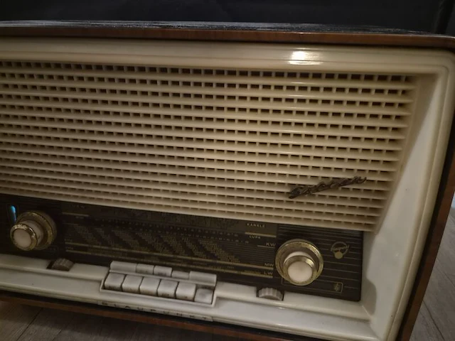 Vintage blaupunkt tafelradio – jaren 50 – werkend - afbeelding 9 van  10