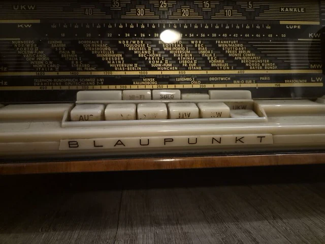 Vintage blaupunkt tafelradio – jaren 50 – werkend - afbeelding 10 van  10