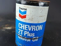 Vintage blik chevron 2t plus motorolie van 1 liter - afbeelding 4 van  6