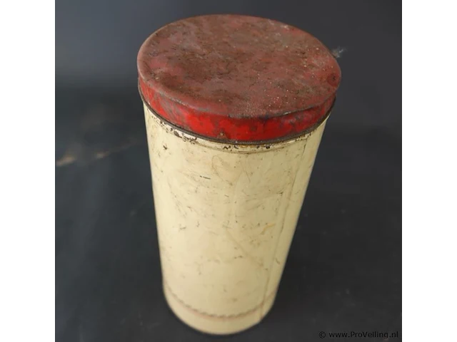 Vintage bolletje beschuitbus crème-wit blik met een rood deksel en een herkenbaar bakkersfiguurtje in een rode ruit - afbeelding 4 van  5