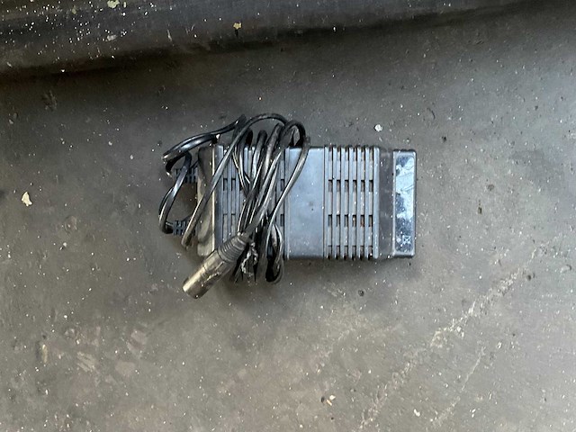 Vintage botsauto - afbeelding 3 van  7