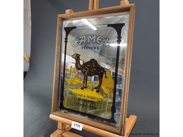 Vintage camel sigarettenreclamespiegel met houten frame - afbeelding 1 van  5
