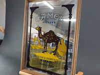 Vintage camel sigarettenreclamespiegel met houten frame