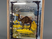 Vintage camel sigarettenreclamespiegel met houten frame - afbeelding 2 van  5