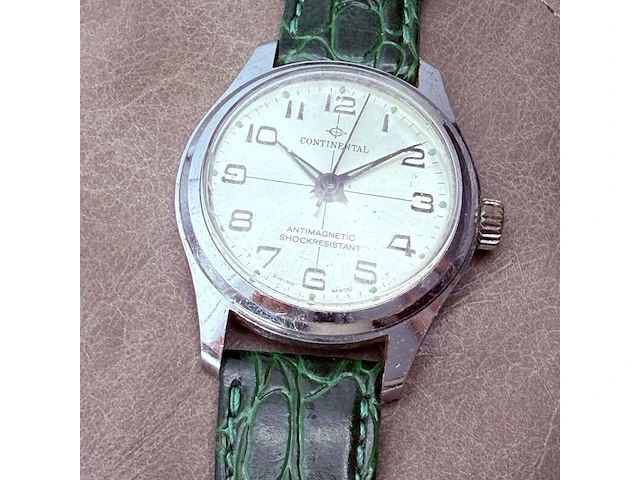 Vintage continental swiss time mechanisch horloge - afbeelding 1 van  7
